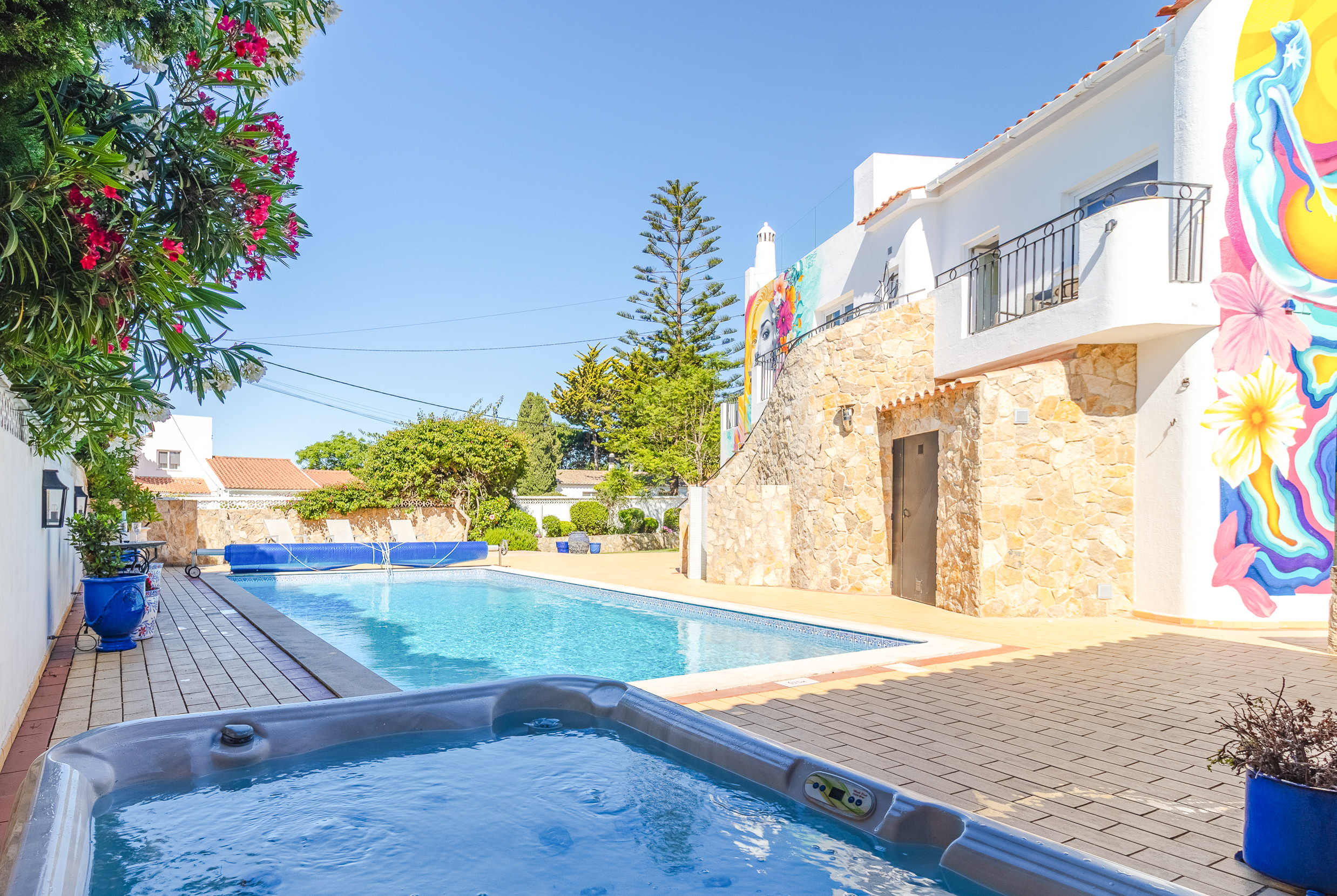Villa pool terrace Algarve kitesurf holiday