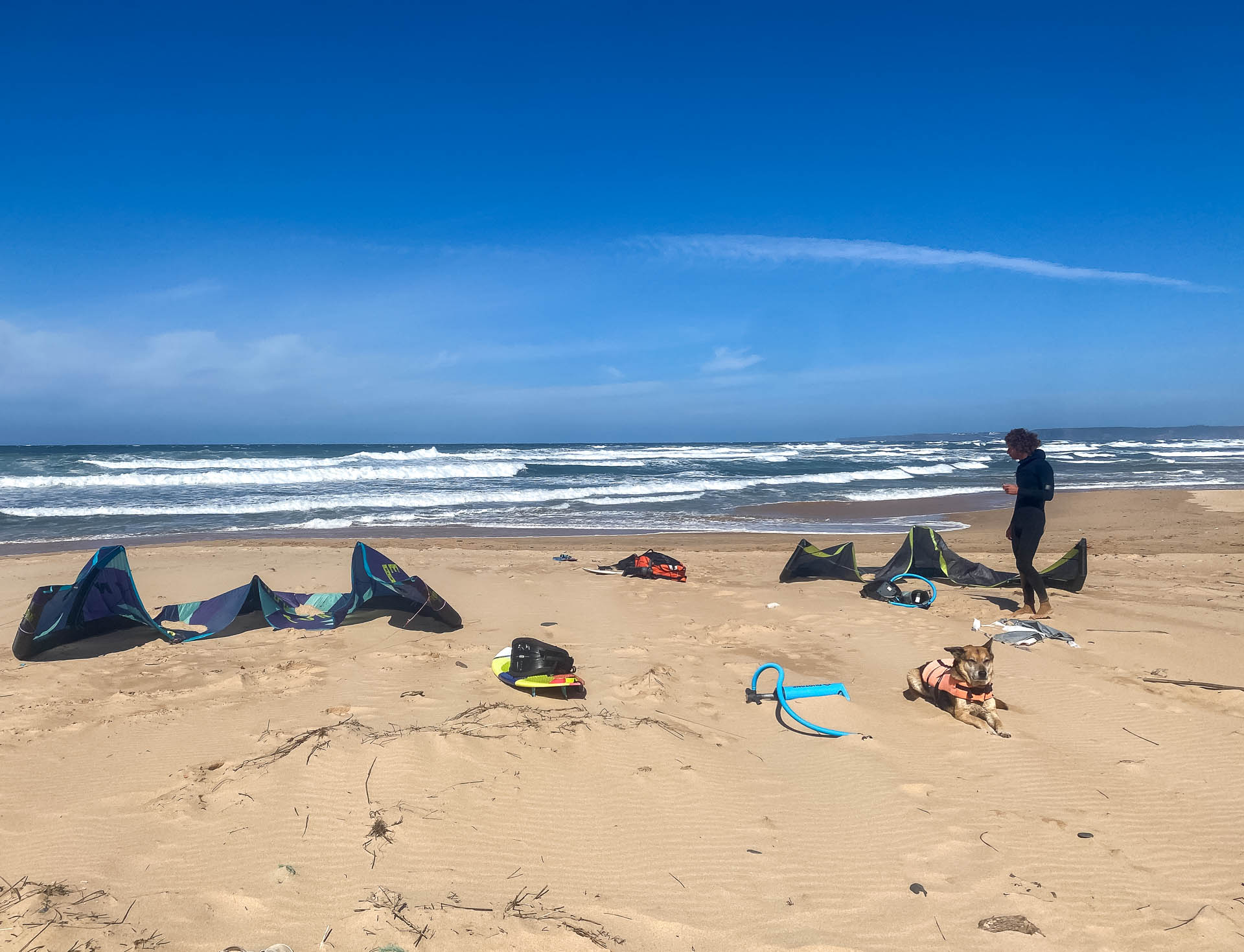 Guided kitesurf tour group Algarve Portugal road trip to spot